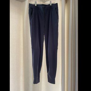 On Running sweat pants women's size small dark blue (recycled materials)